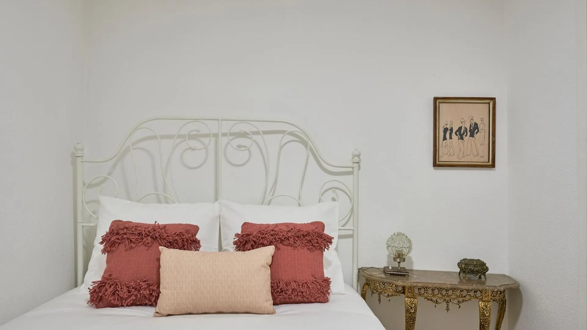 Idyllic Light-Filled Alfama Apt, By Timecooler Lisboa 葡萄牙