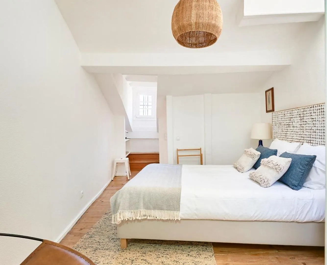Idyllic Light-Filled Alfama Apt, By Timecooler Lisboa 0*,