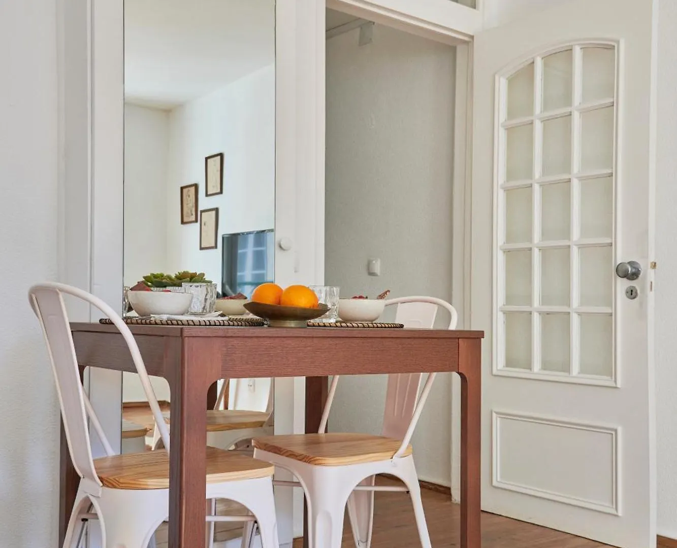 Idyllic Light-Filled Alfama Apt, By Timecooler Lisboa 0*,