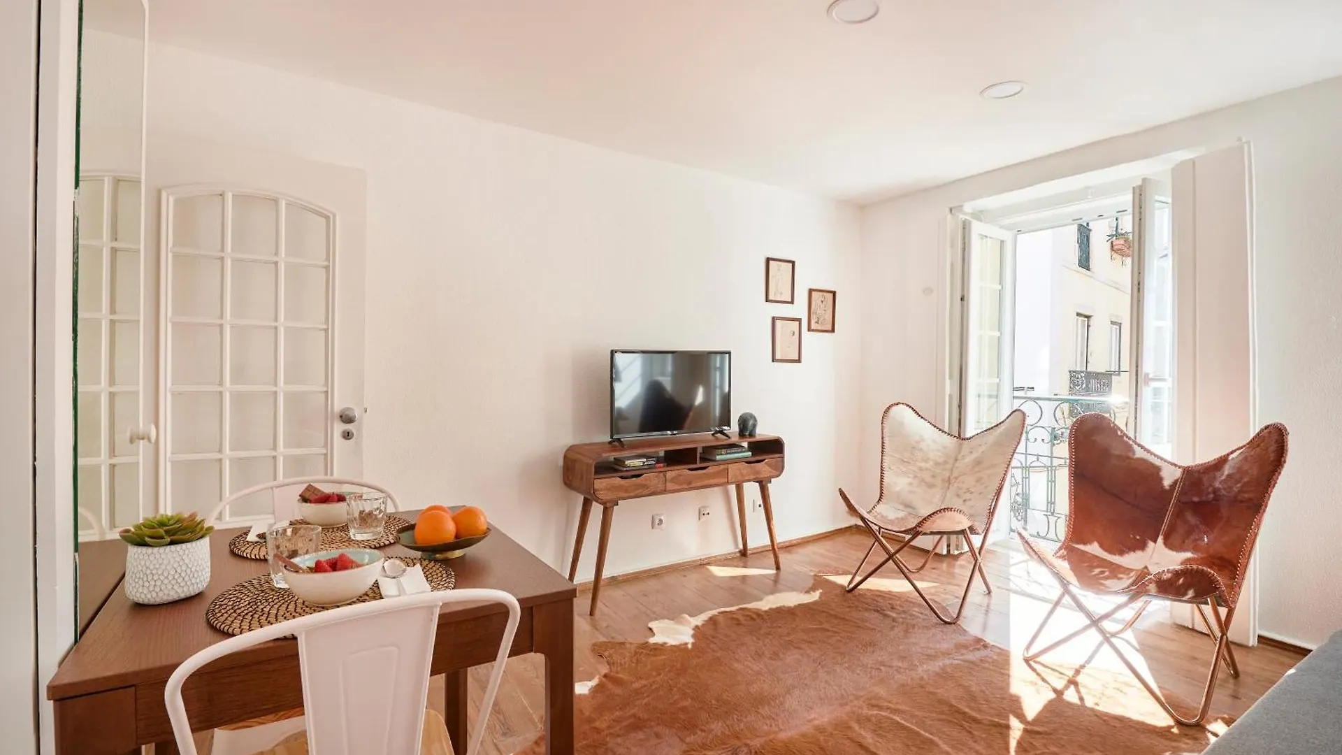 Idyllic Light-Filled Alfama Apt, By Timecooler Lisboa 葡萄牙